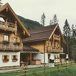 Hébergement de vacances Haus Ostermoasspitz In St- Martin Am Tennengebirge By Interhome *